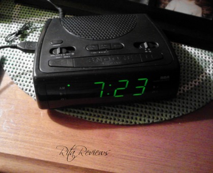 RCA  Clock Radio with USB Charging Port