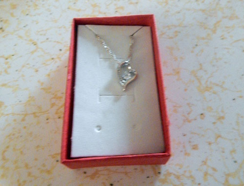 necklace-in-box