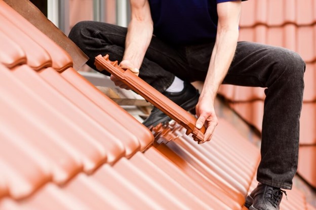 How to Hire a Roof Repair Expert 2