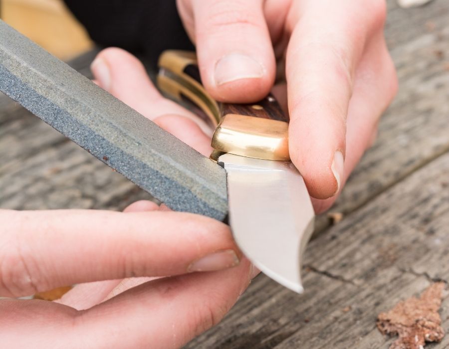 Finding the Best Pocket Knife to Carry For Father's Day (1)