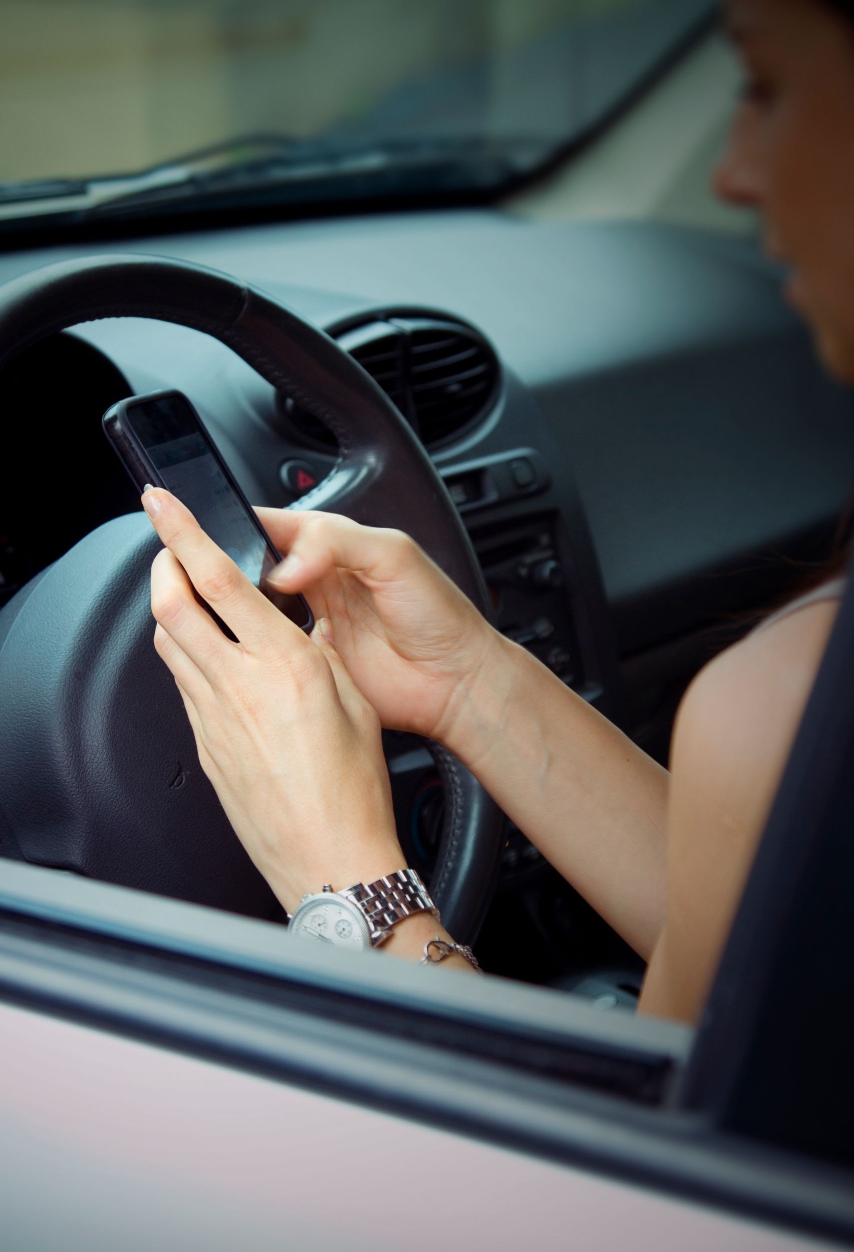 What Should You Do If You're a Victim of Distracted Driving in Springfield - Rita Reviews
