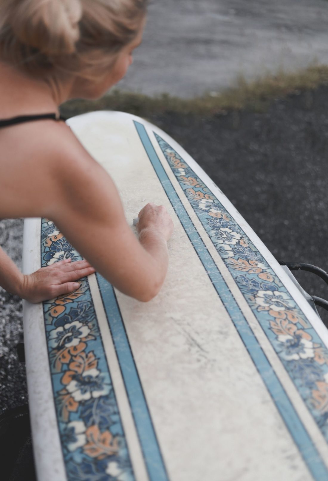 Different Ways To Wax A Surf Board