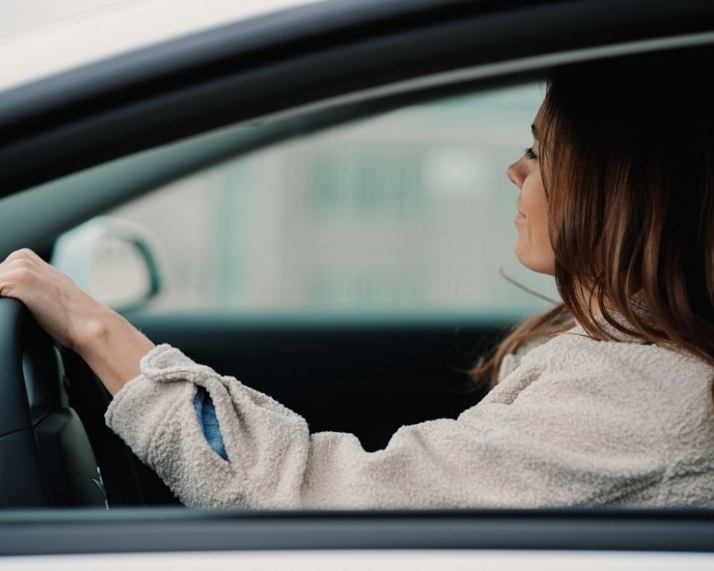 Road Safety Tips For Solo Female Drivers - Rita Reviews