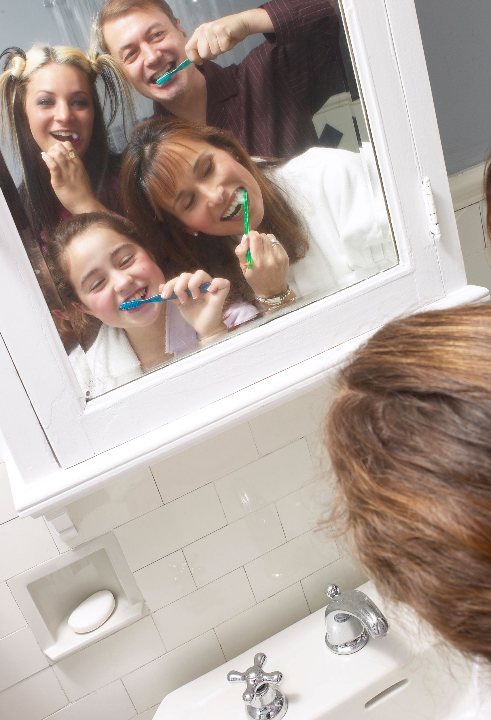 8 Tips for Good Dental Health for the Family