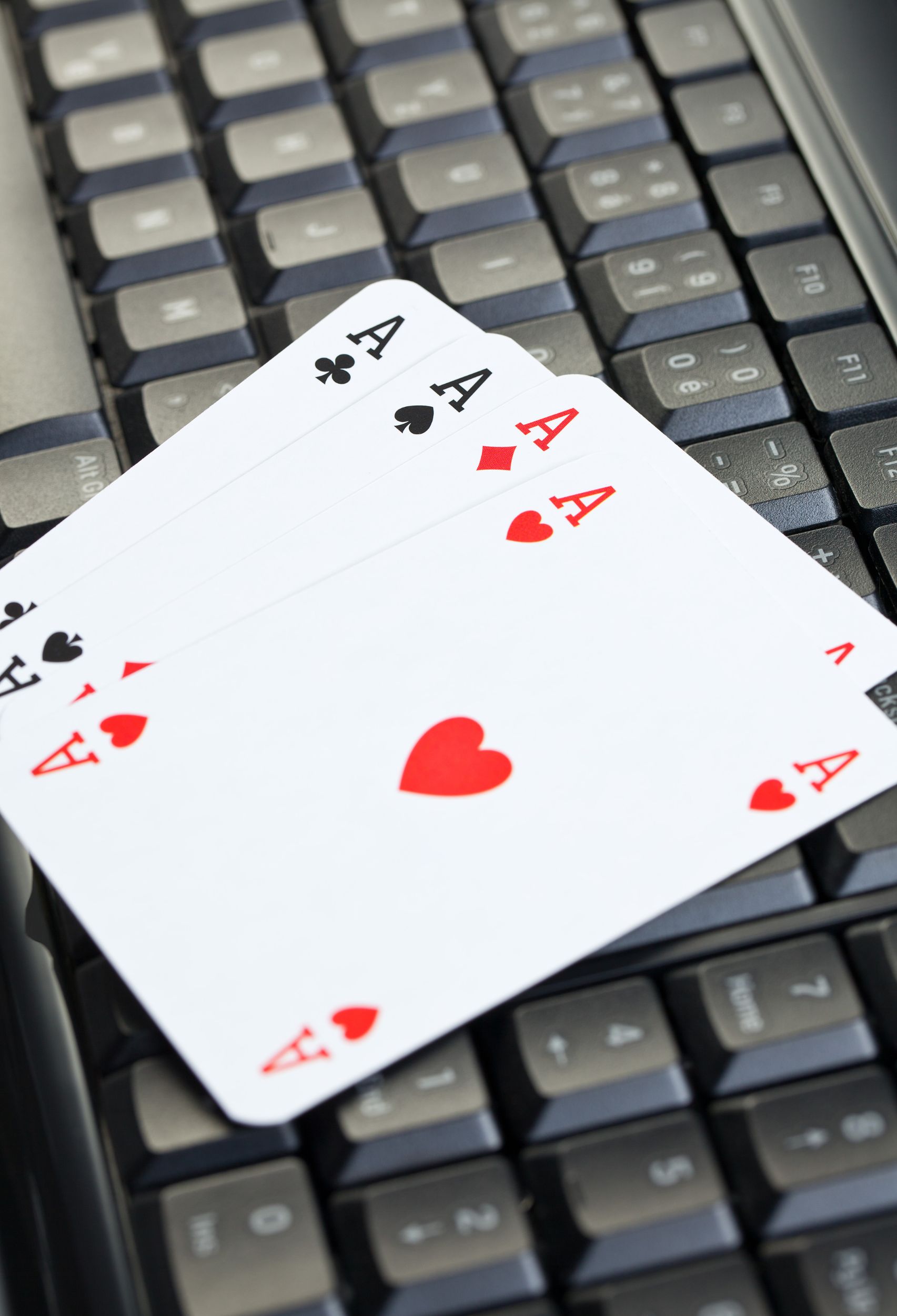 How to Choose the First Online Casino to Play