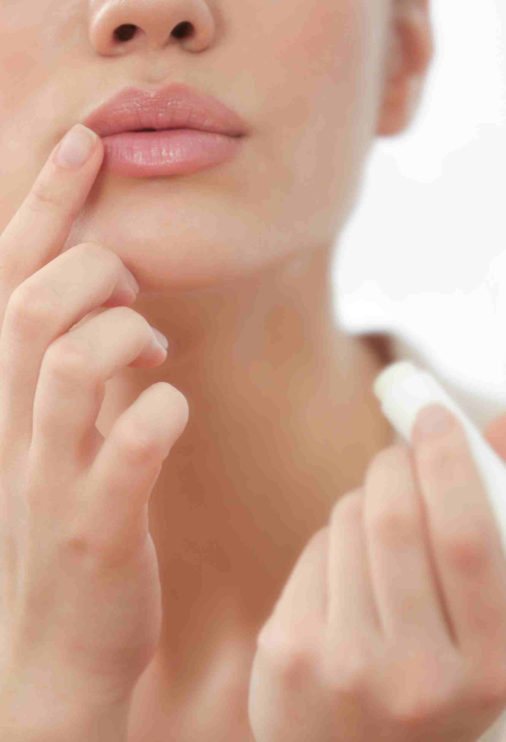 4 Best Lip Serums for a Natural Radiance