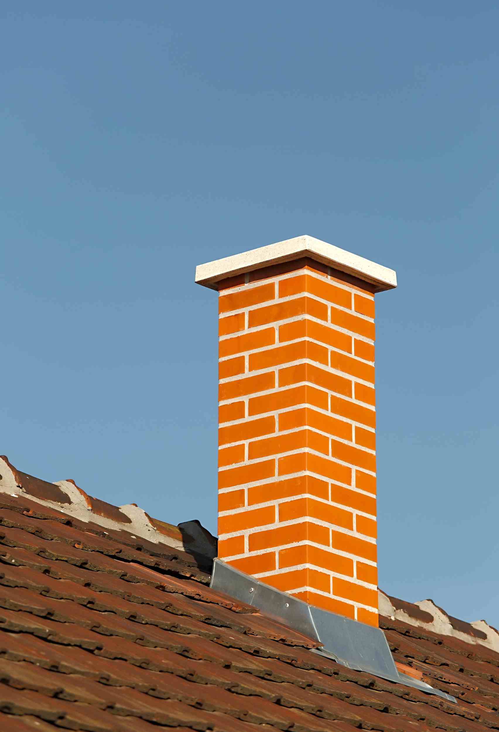 Signs You Shouldn't Overlook When It Comes to Your Chimney