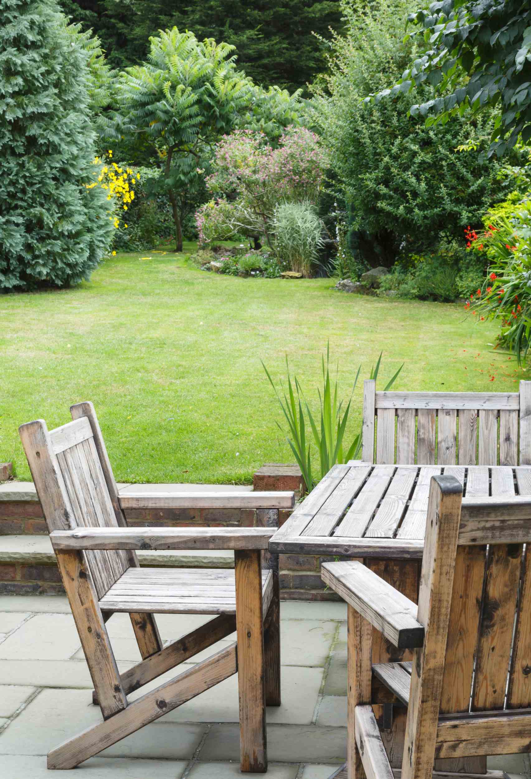 Al Fresco Elegance How To Find The Right Outdoor Tables and Chairs