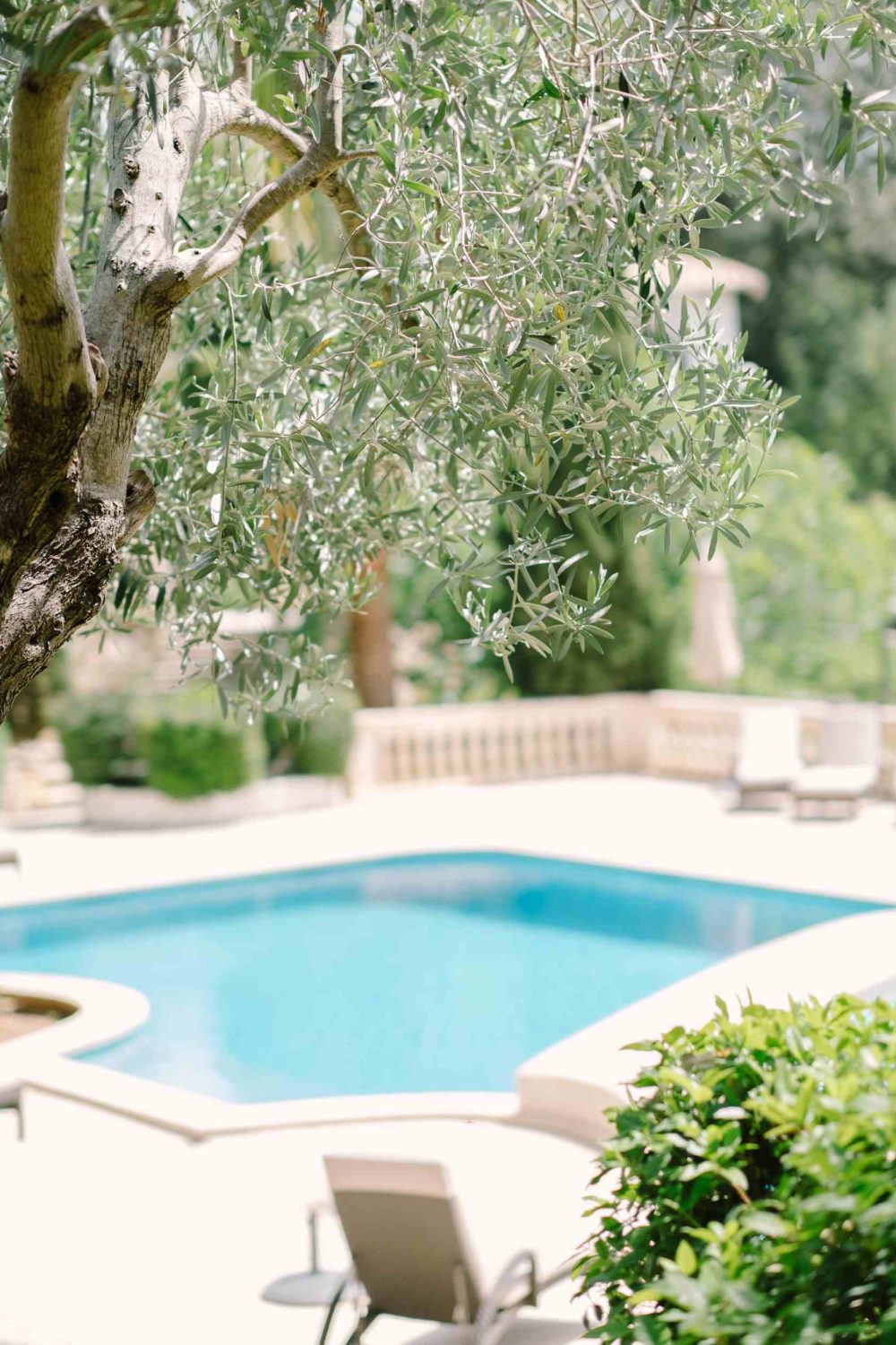The Ultimate Guide to Pool Maintenance: 4 Tips for a Sparkling Clean Pool