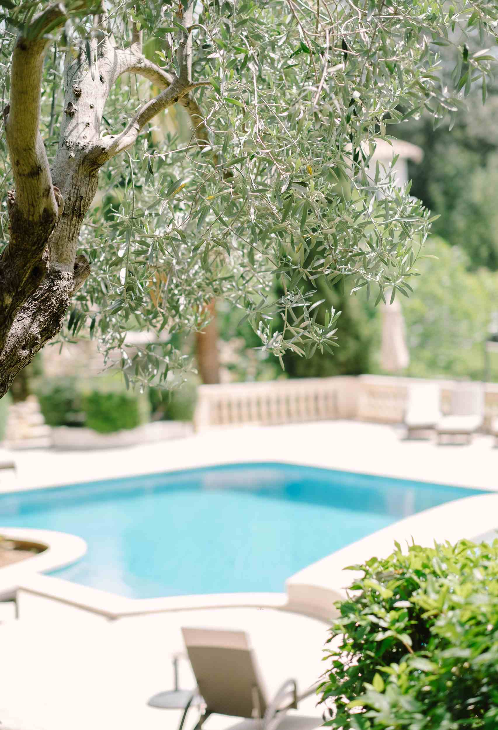 The Ultimate Guide to Pool Maintenance: 4 Tips for a Sparkling Clean Pool