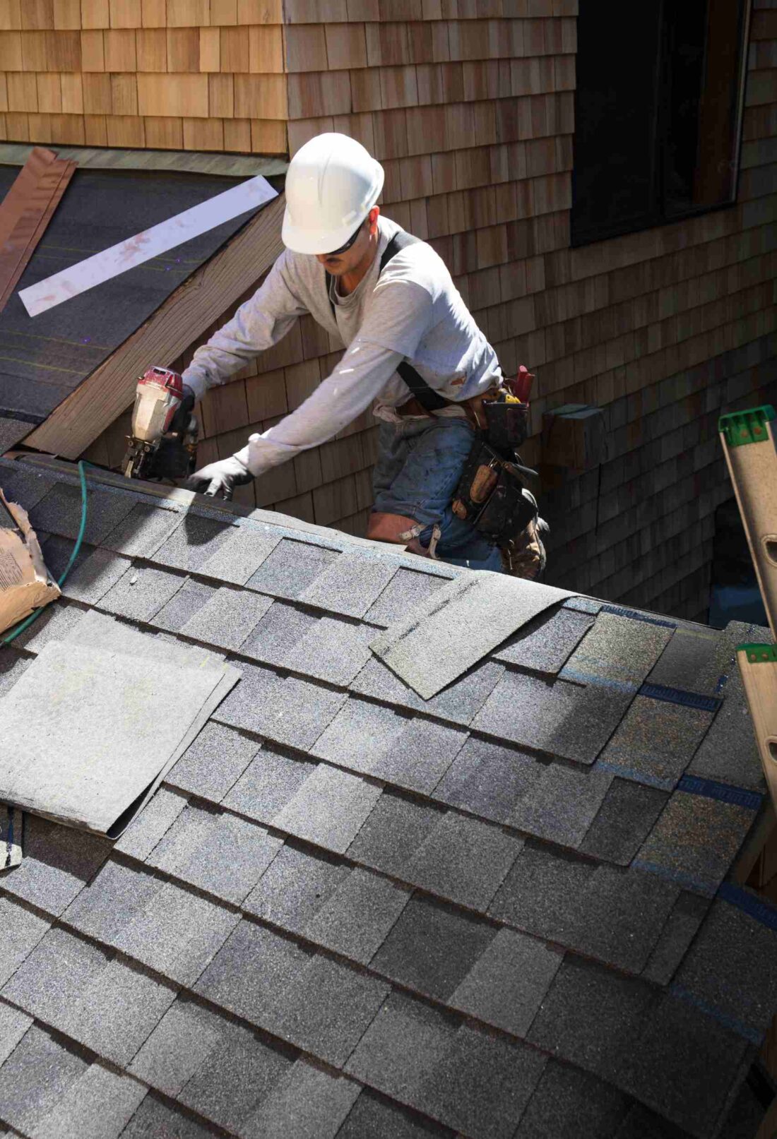 Choosing the Right Roof Repair Service: What to Look For