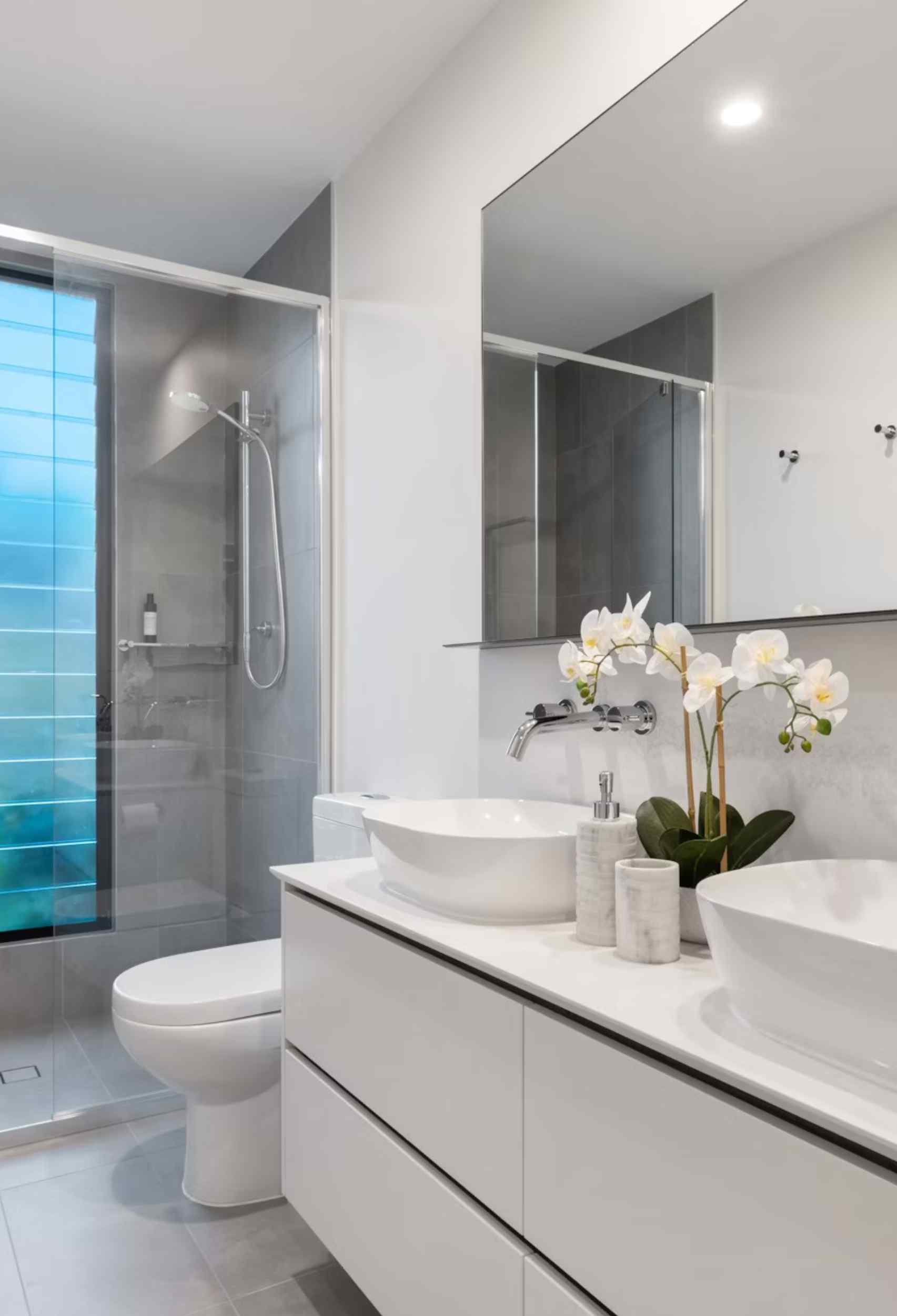 Small Space, Big Impact: Maximizing Style and Function in a Compact Bathroom