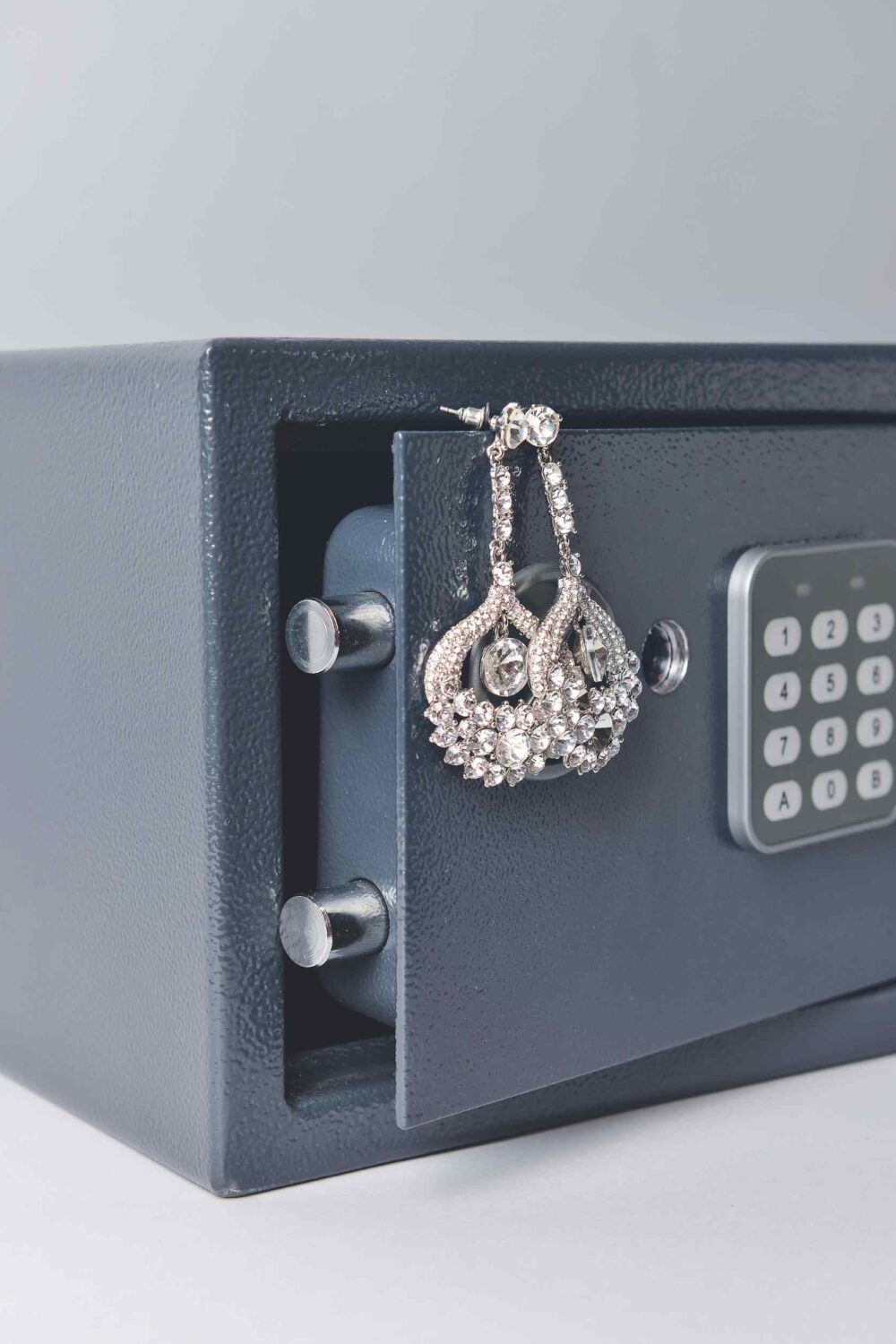 Tips and Best Practices for Securely Storing Your Valuables