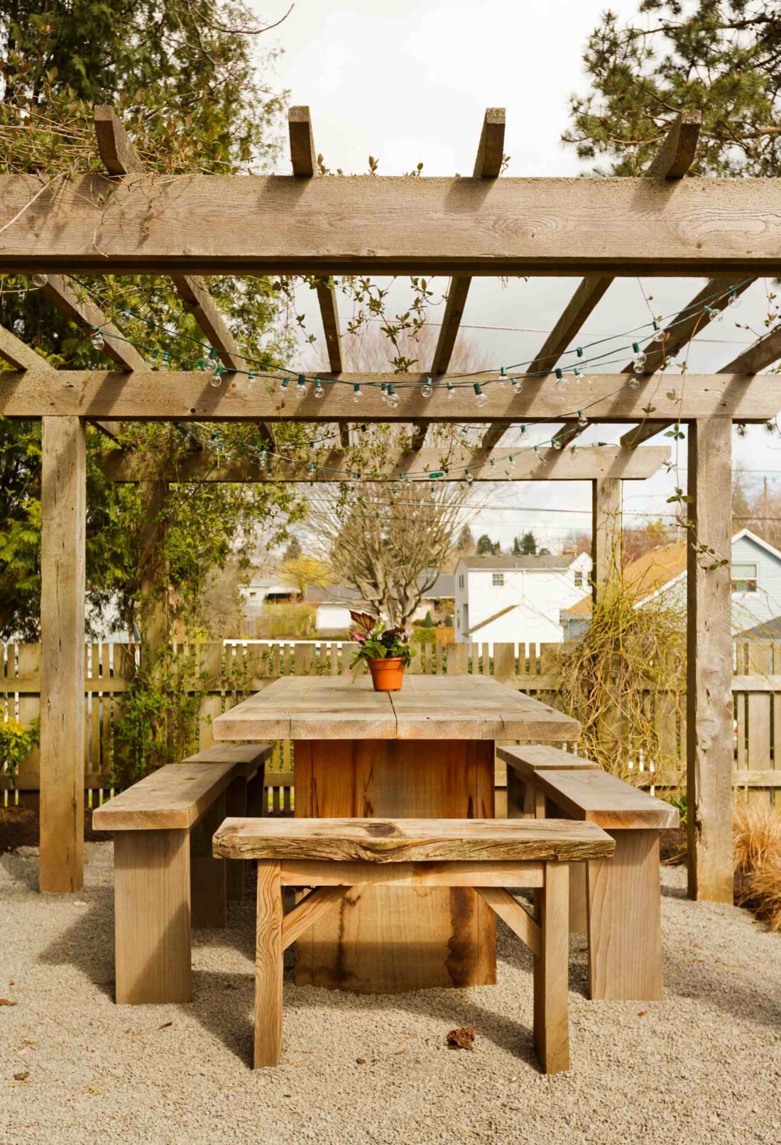 5 Reasons Your Outdoor Space Would Benefit from Adding a Pergola