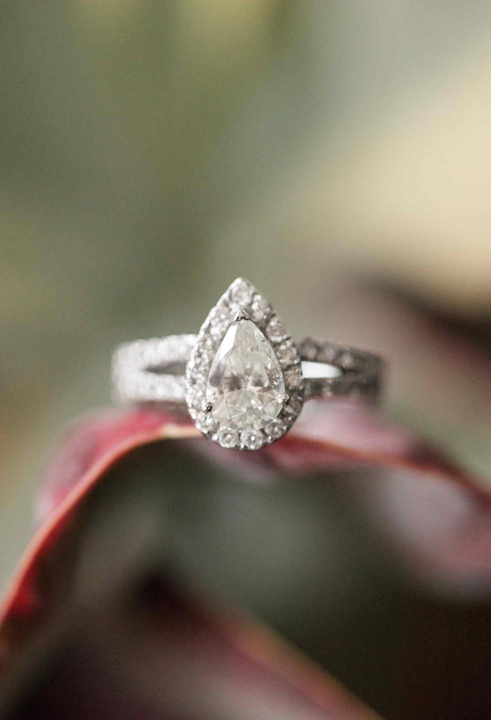 An Engagement Ring Shopping Guide