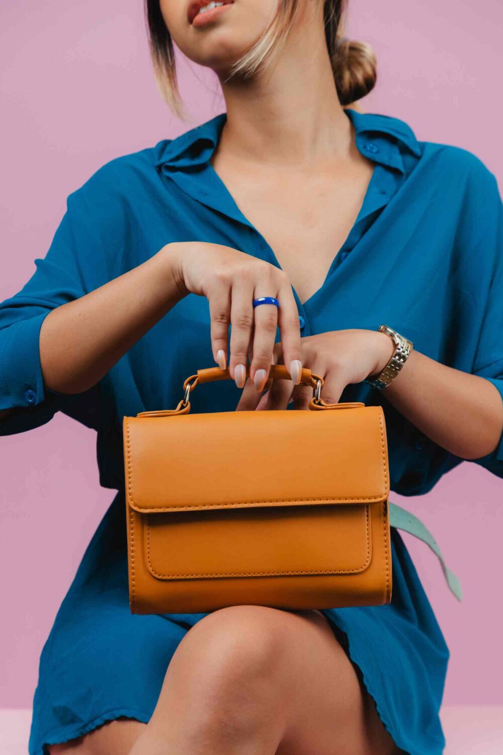 Why Bold Handbags Are the Perfect Addition to Any Outfit