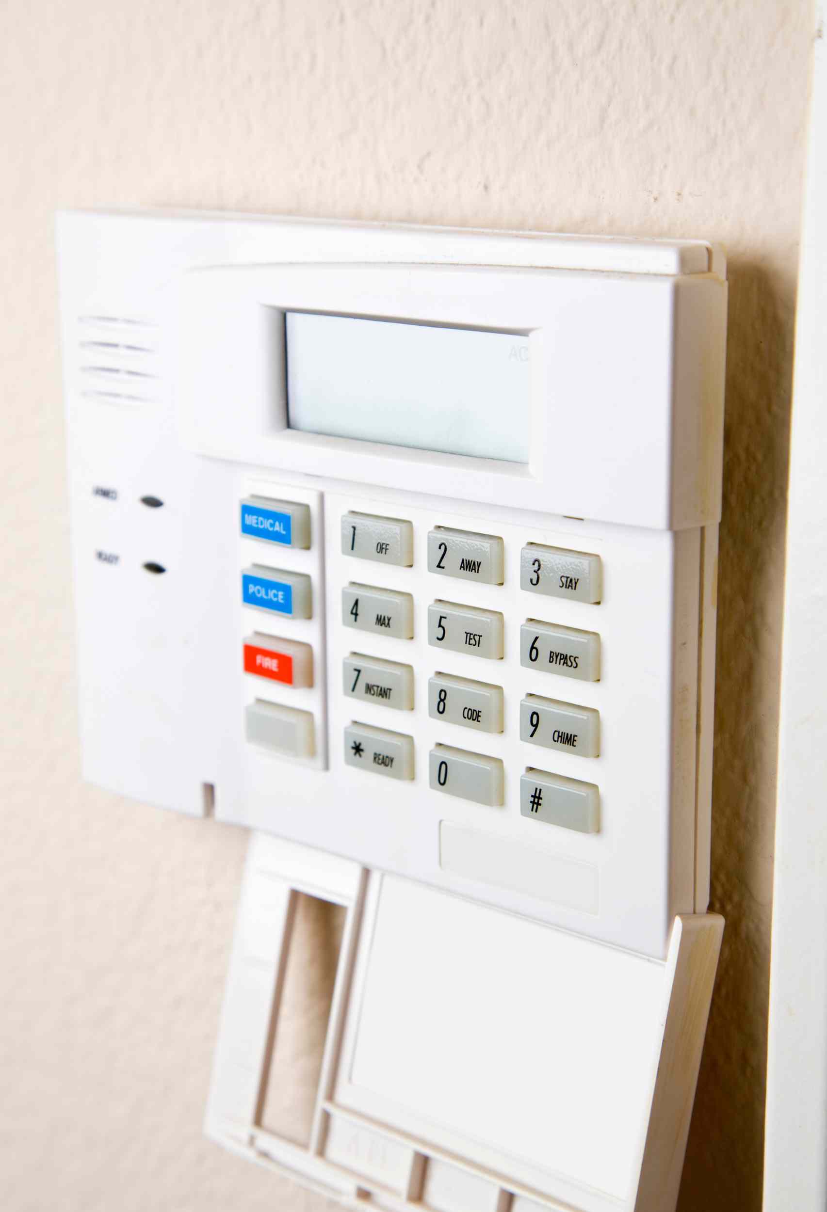 5 Reasons to Choose a Self-Monitoring Alarm System for Your Smart Home