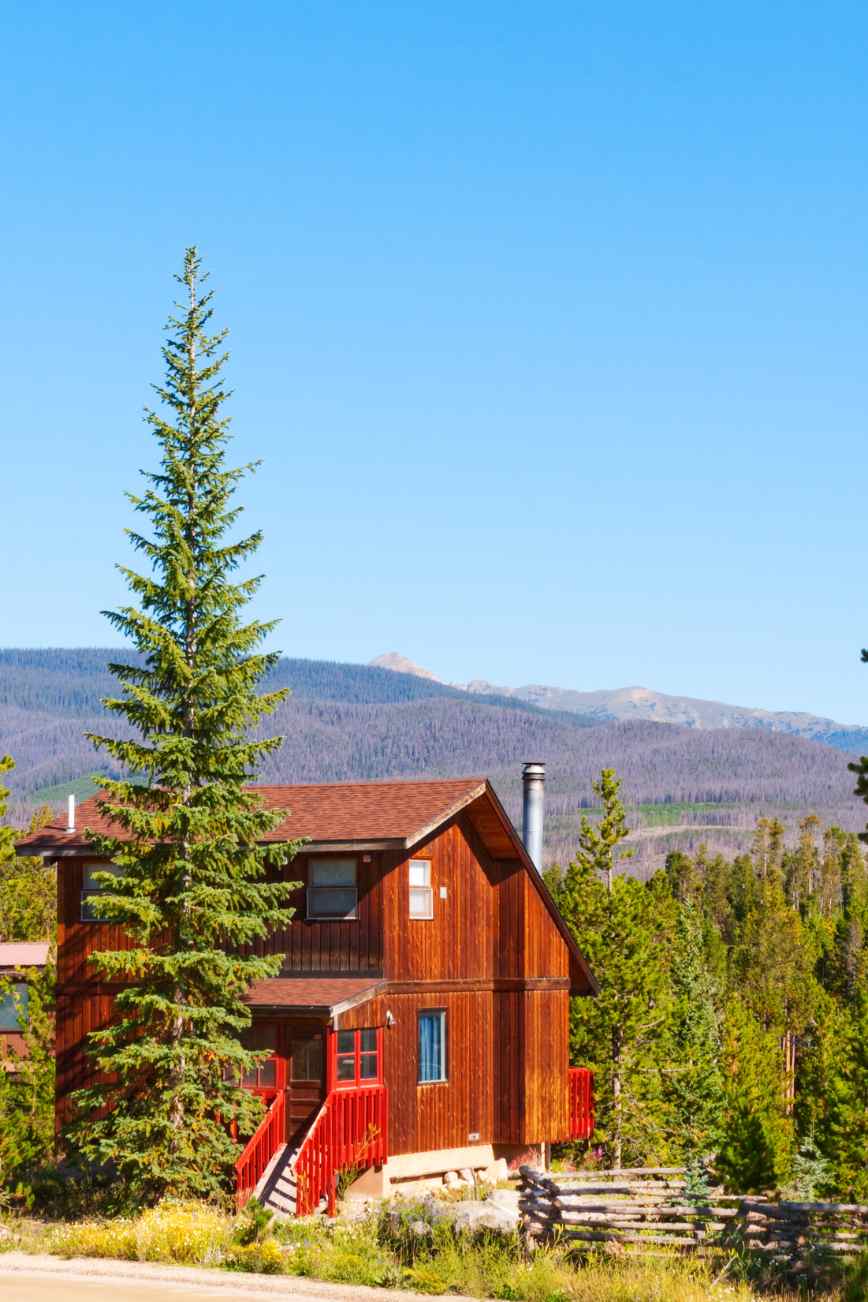 Discovering the Charm of Mountain Living: Tips for Finding Your Dream Home