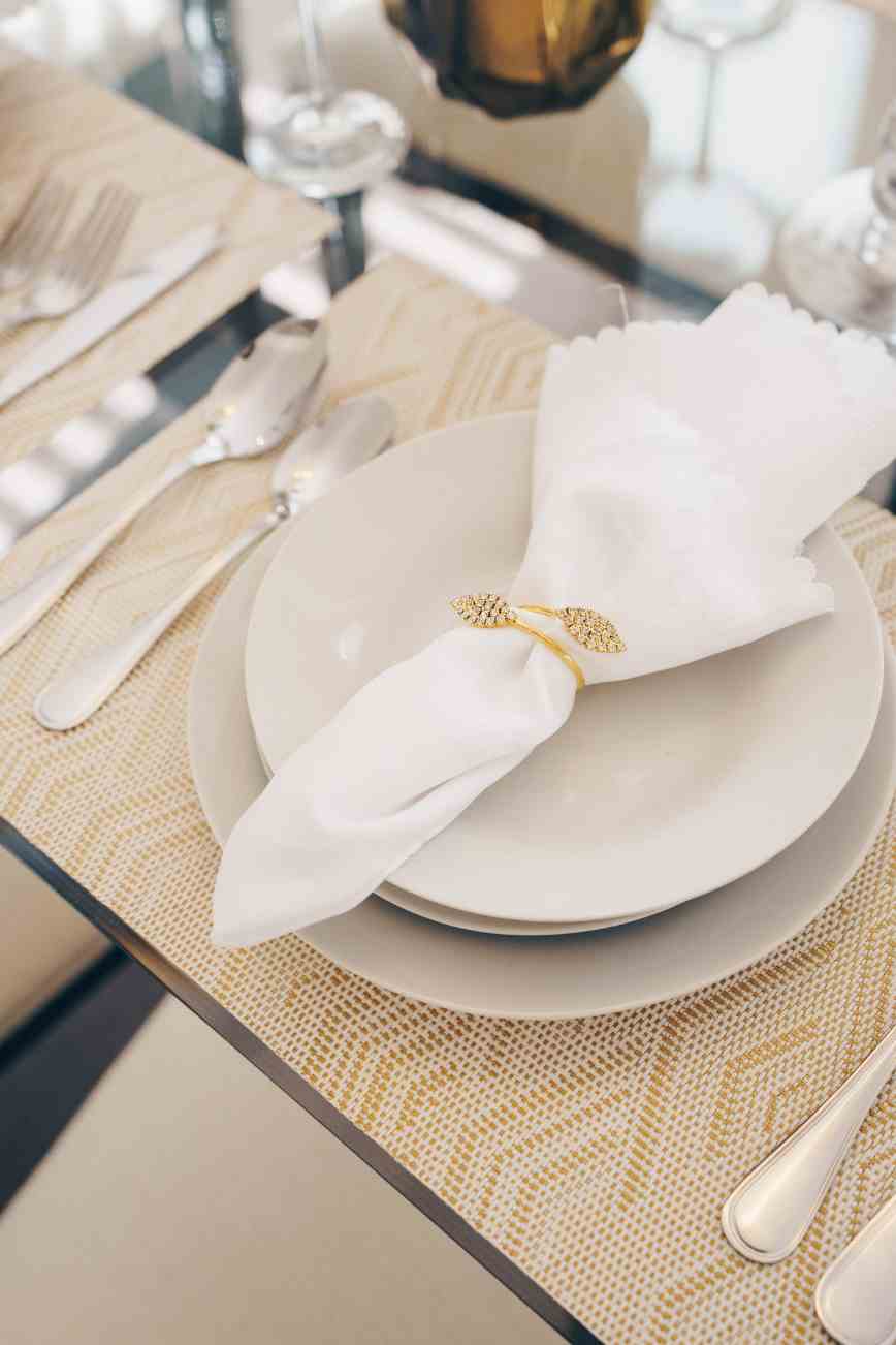 The Timeless Elegance of Linen Napkins: A Connoisseur's Guide