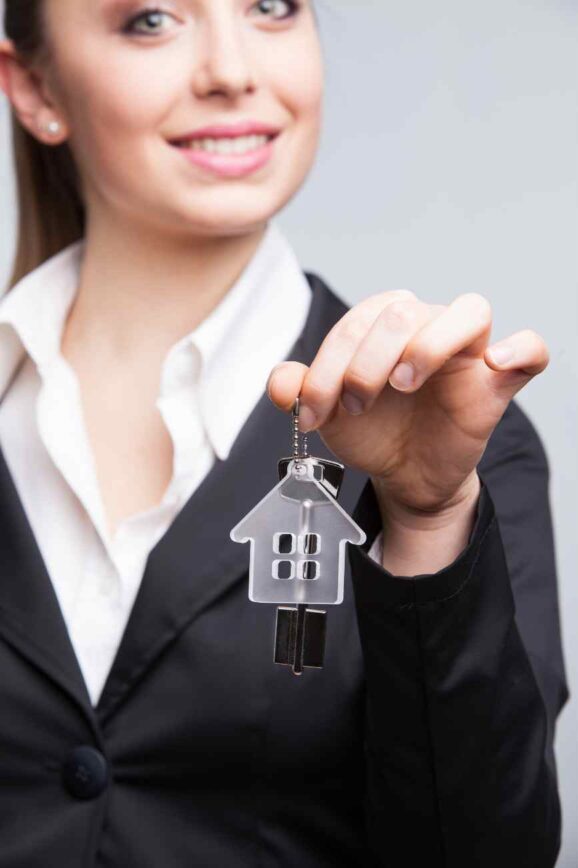 Smart Strategies Real Estate Agents Use to Speed Up Your Home Sale