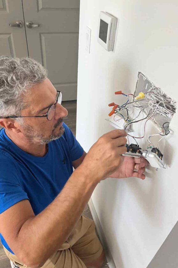 Minor Electrical Repairs a Handyman Can Do