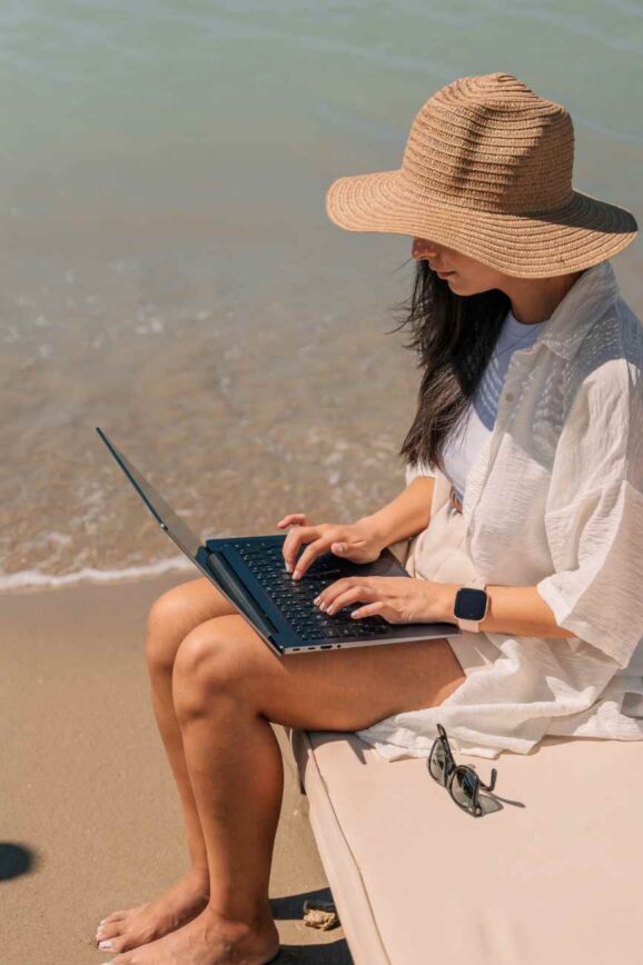Combining Remote Work and Family Holidays Without the Frustration