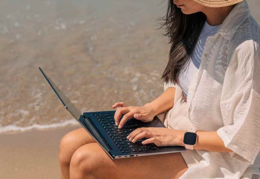 Combining Remote Work and Family Holidays Without the Frustration