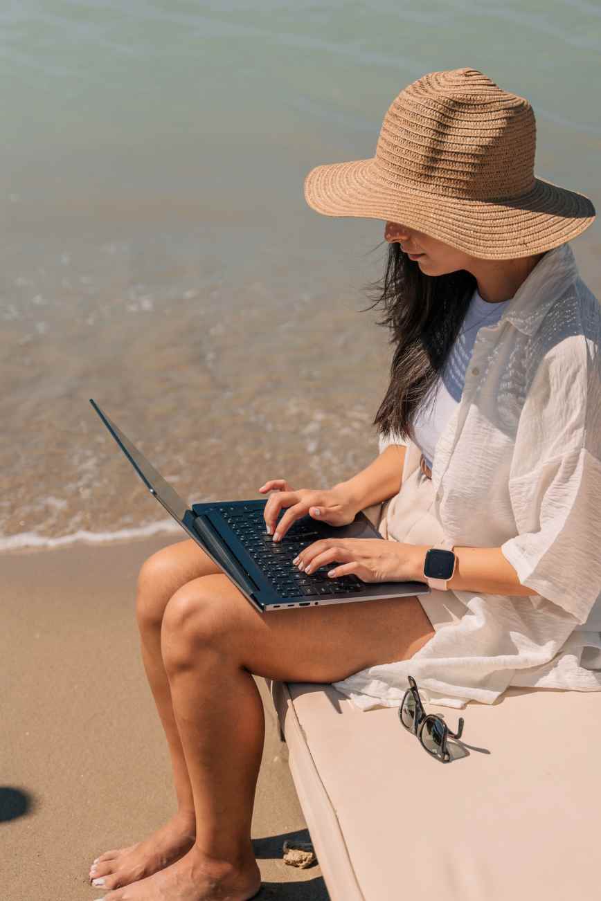 Combining Remote Work and Family Holidays Without the Frustration