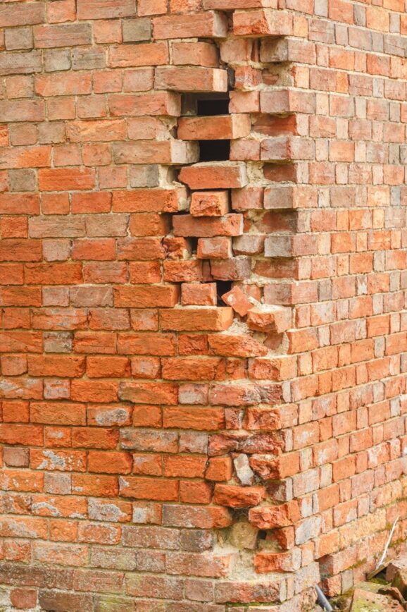 A Homeowner’s Guide to Spotting Brick Damage Before Winter in Ottawa, Ontario